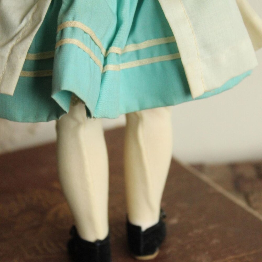 Vintage 1960s 1970s Madame Alexander Doll, Alice In Wonderland, Model # 1552 - Picture 10 of 13